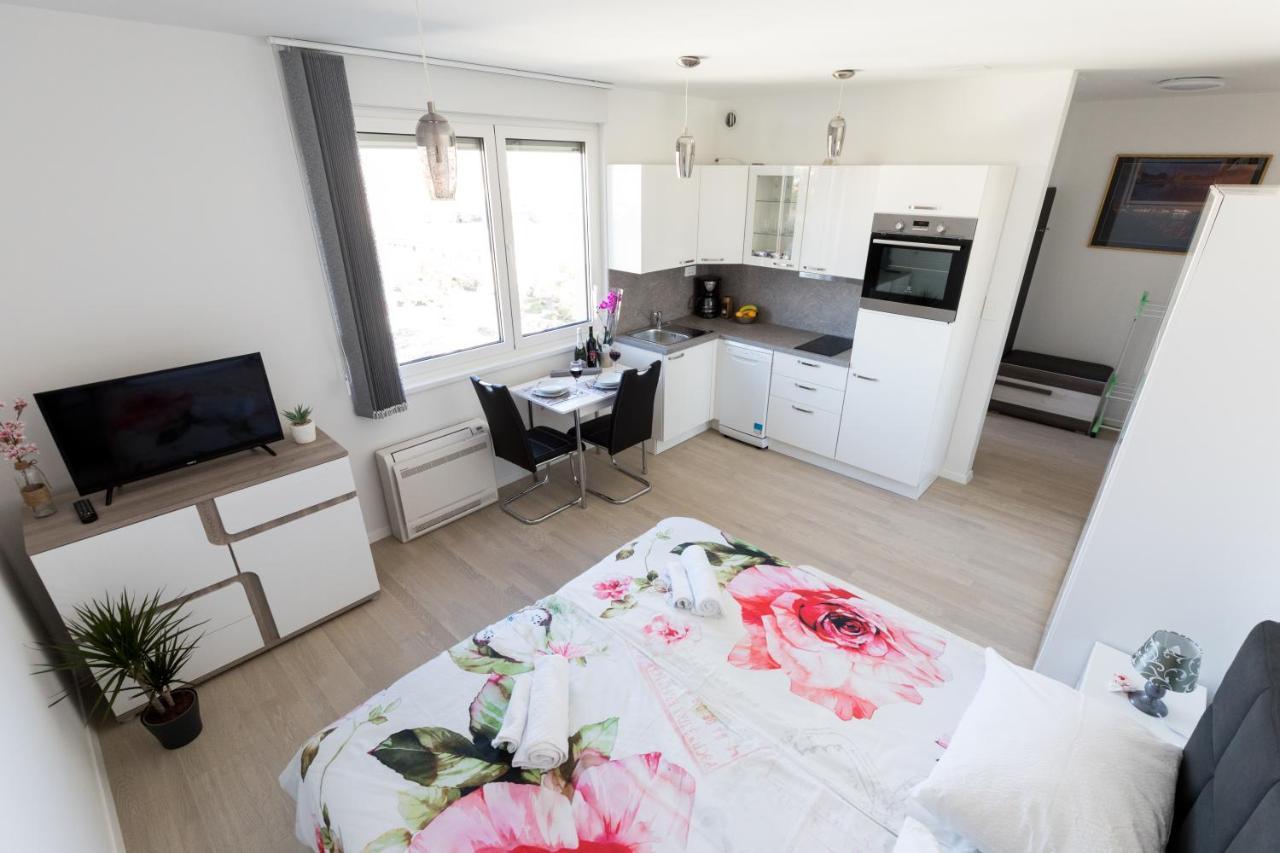Studio Apartman Moonlight Zadar Exterior photo