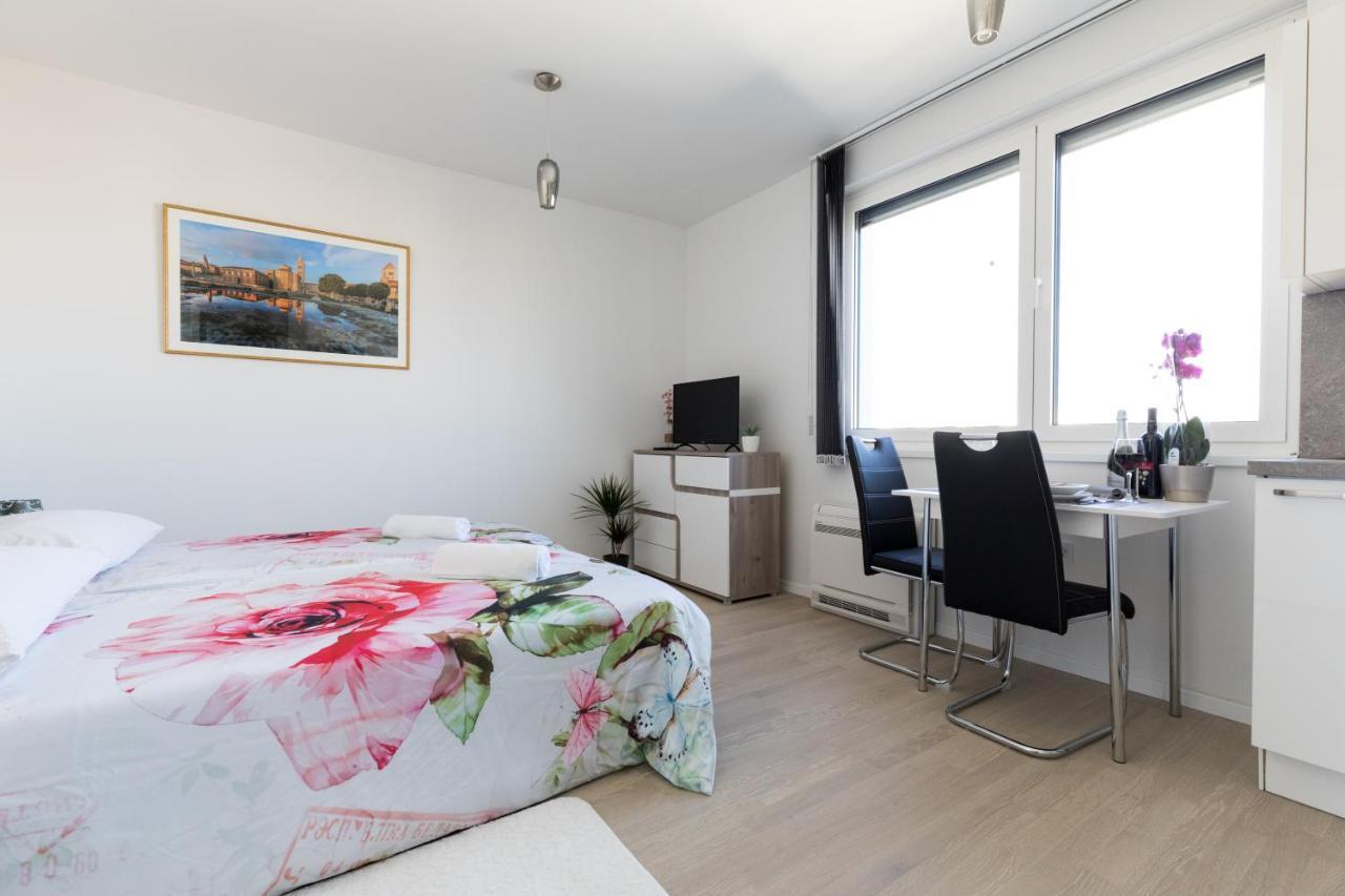 Studio Apartman Moonlight Zadar Exterior photo